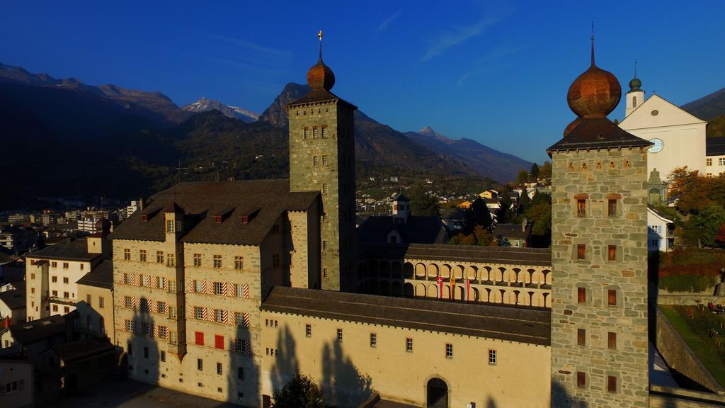 Schlosshotel - Self Check-In Hotel Brig Exterior foto